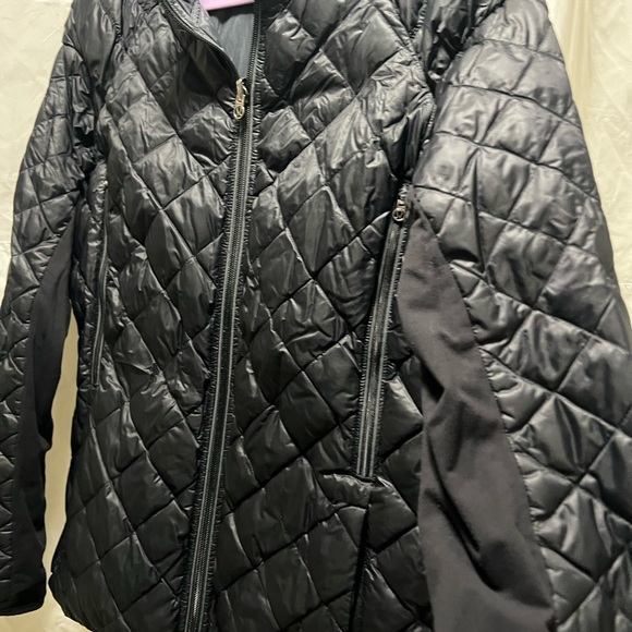 Like new Lululemon lightweight down reversible black/grey jacket - Picture 1 of 6